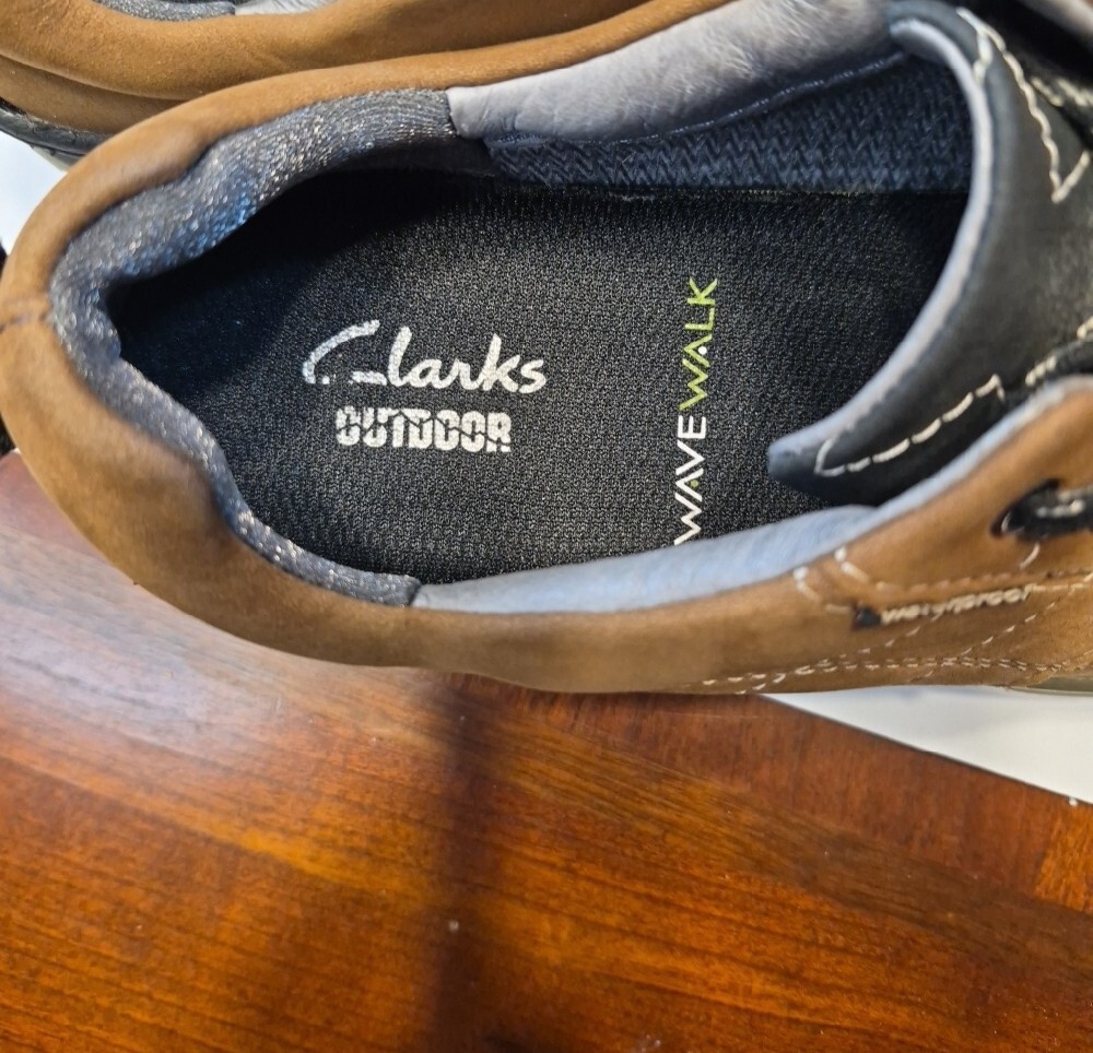 Clarks Outdoor Wave Walk Brown and Black Women's Lace-Up Shoes - Picture 7 of 7